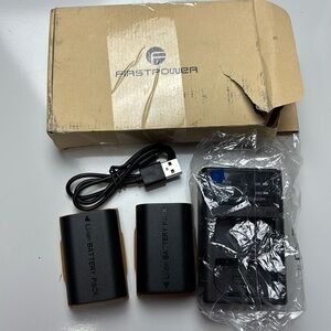 FirstPower‎ Battery and USB Dual Charger